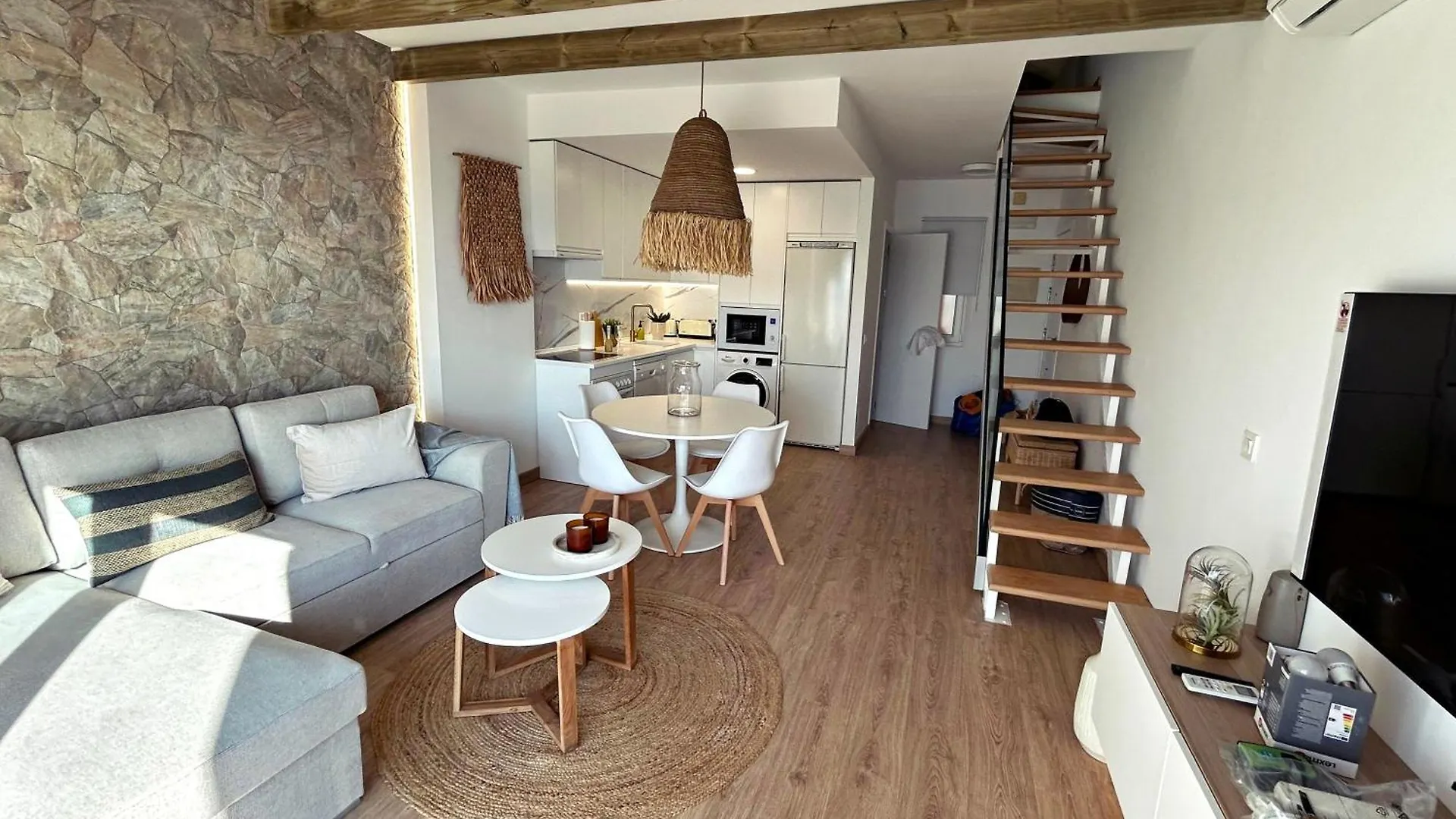 Mara'S Apartments Torremolinos Seaviews - First Line Beach - Duplex Penthouse İspanya