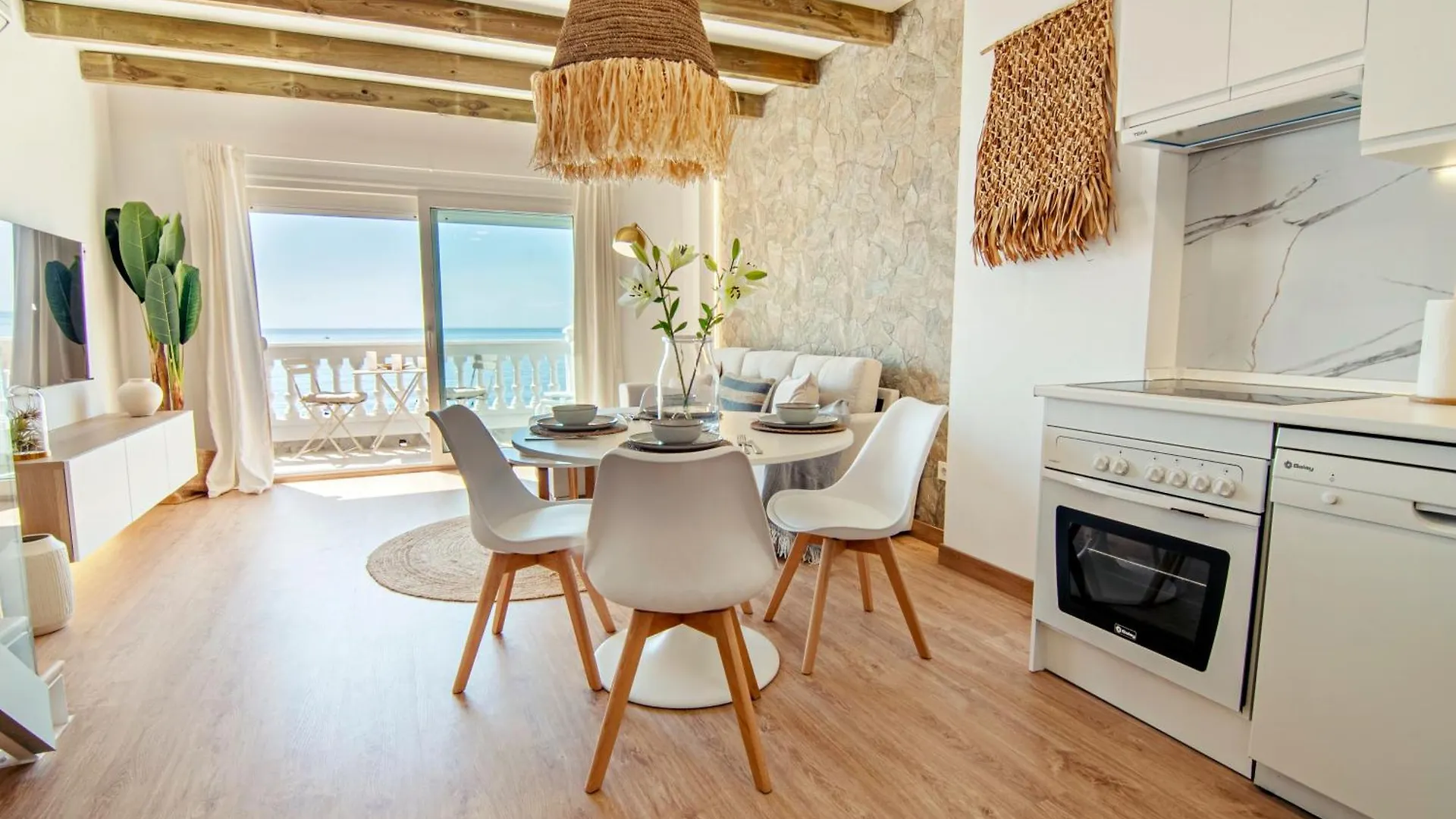 Mara'S Apartments Torremolinos Seaviews - First Line Beach - Duplex Penthouse