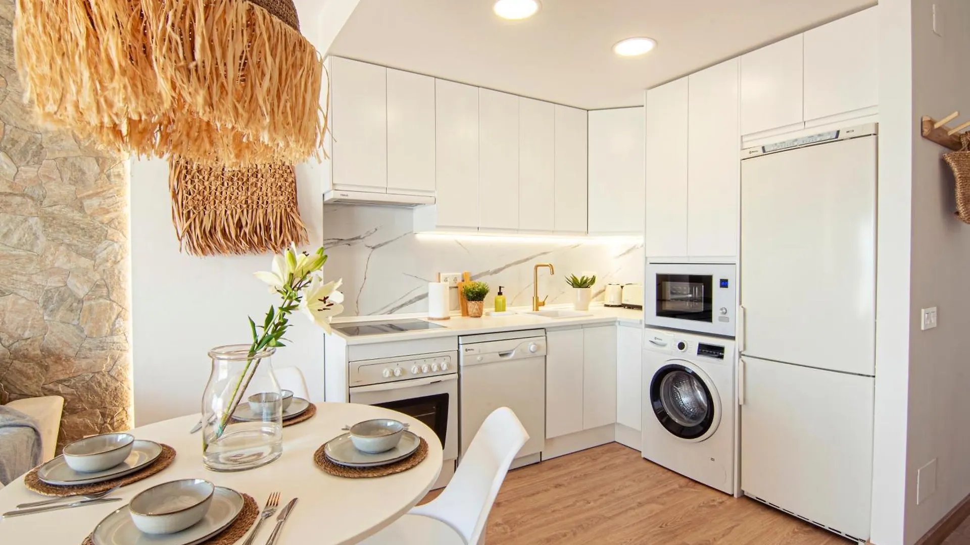 Mara'S Apartments Torremolinos Seaviews - First Line Beach - Duplex Penthouse 0*,