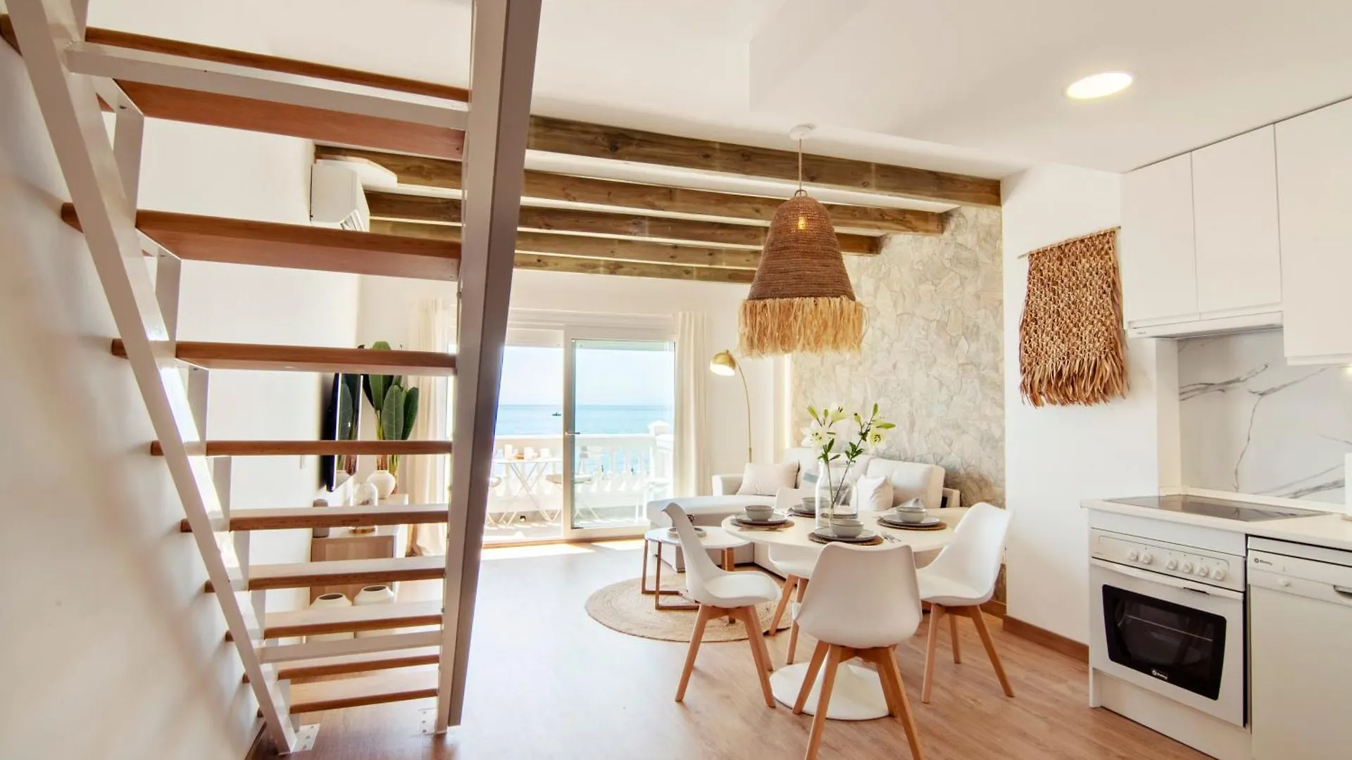 Mara'S Apartments Torremolinos Seaviews - First Line Beach - Duplex Penthouse İspanya